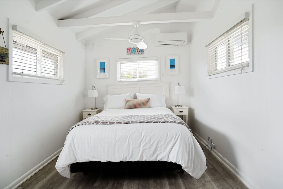 Studio | WiFi (free), individually decorated, individually furnished, bed sheets
