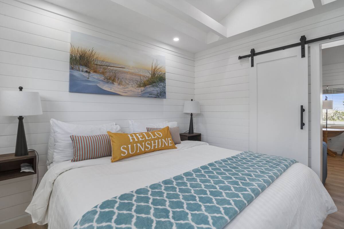 Apartment, 1 Bedroom | WiFi (free), individually decorated, individually furnished, bed sheets