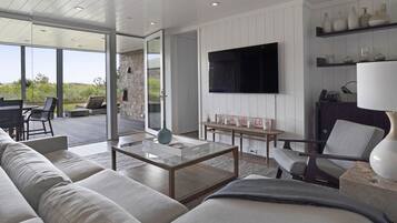 Executive Cottage | Individually decorated, individually furnished, free WiFi, bed sheets