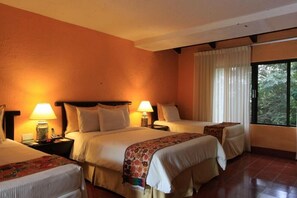 1 chambre, coffres-forts dans les chambres, bureau