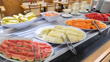Free daily buffet breakfast