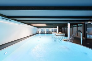 Indoor pool, pool loungers