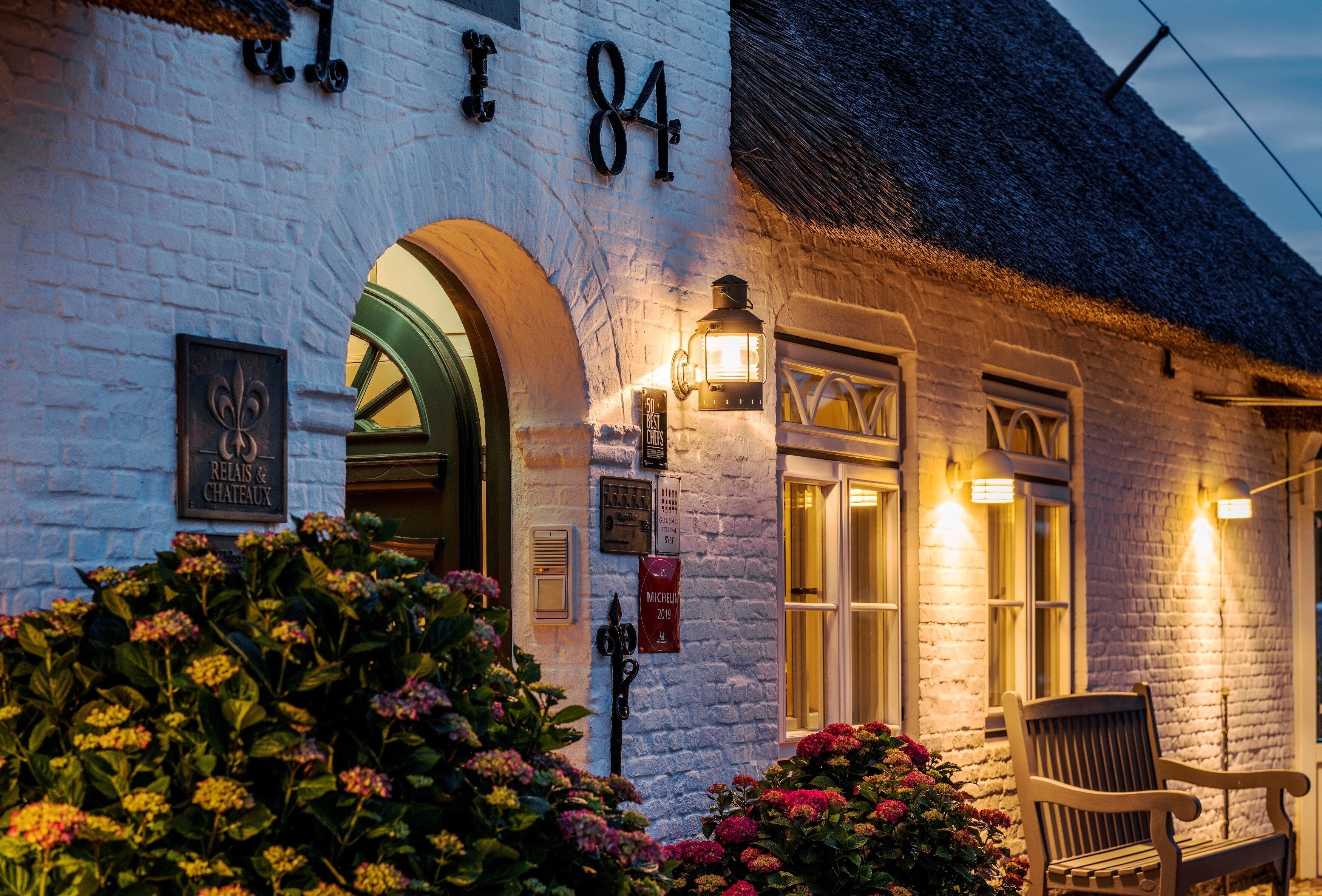 Vista frontal de la propiedad