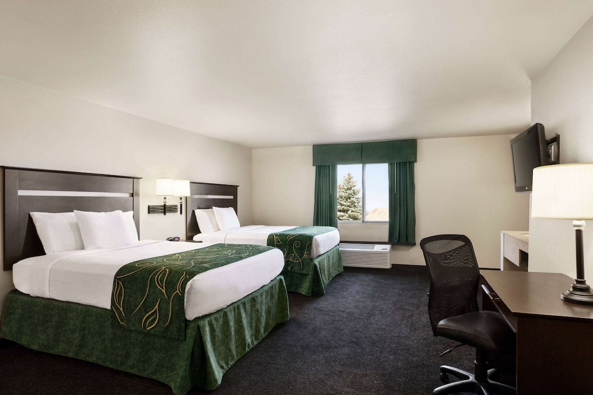 desk, soundproofing, iron/ironing board, rollaway beds