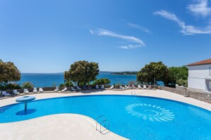 Piscina externa sazonal