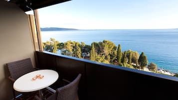 Habitación doble, balcón, vistas al mar | Vistas desde la habitación