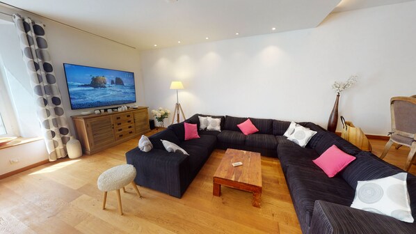 Standard Room | Living area