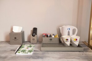 Desk, free WiFi - COMFOTEL GRN (London)