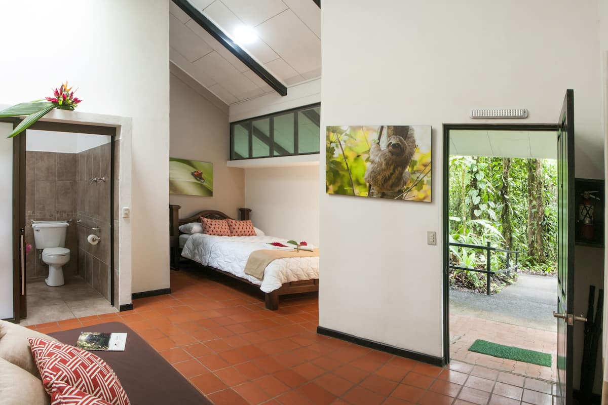 Superior kamer | Luxe beddengoed, donzen dekbedden, een kluis op de kamer