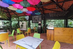 Breakfast, lunch and dinner served - Tapirus Lodge (Guapiles)