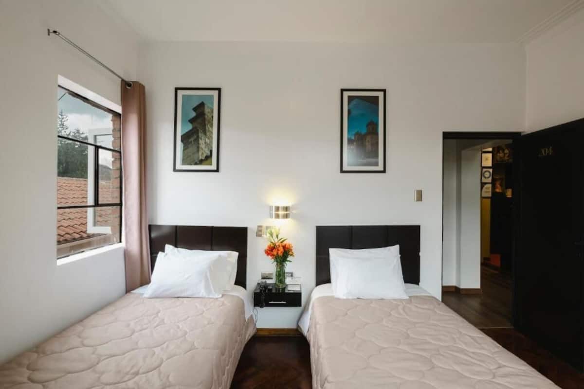 Standard Room, 2 Single Beds | Down duvets, in-room safe, laptop workspace, free WiFi