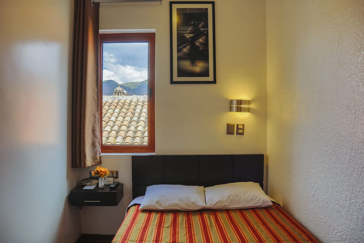 Standard Single Room, 1 Katil Bujang (Single) | 1 bilik tidur, gebar bulu kapas, peti besi dalam bilik