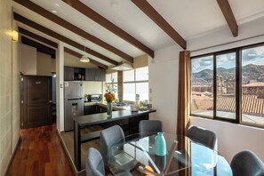 Departamento Confort | Edredón, caja de seguridad en la habitación y decoración personalizada 