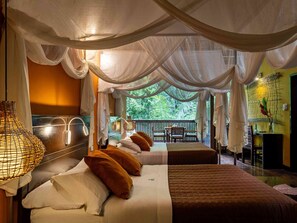 Deluxe Double Room | Premium bedding, in-room safe, laptop workspace, bed sheets - Posada Amazonas (Tambopata)