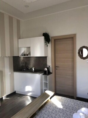 Double Room, Ensuite | Individually decorated, individually furnished, desk, soundproofing