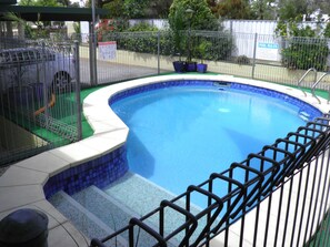 Outdoor pool - 7th Street Motel (Mildura)