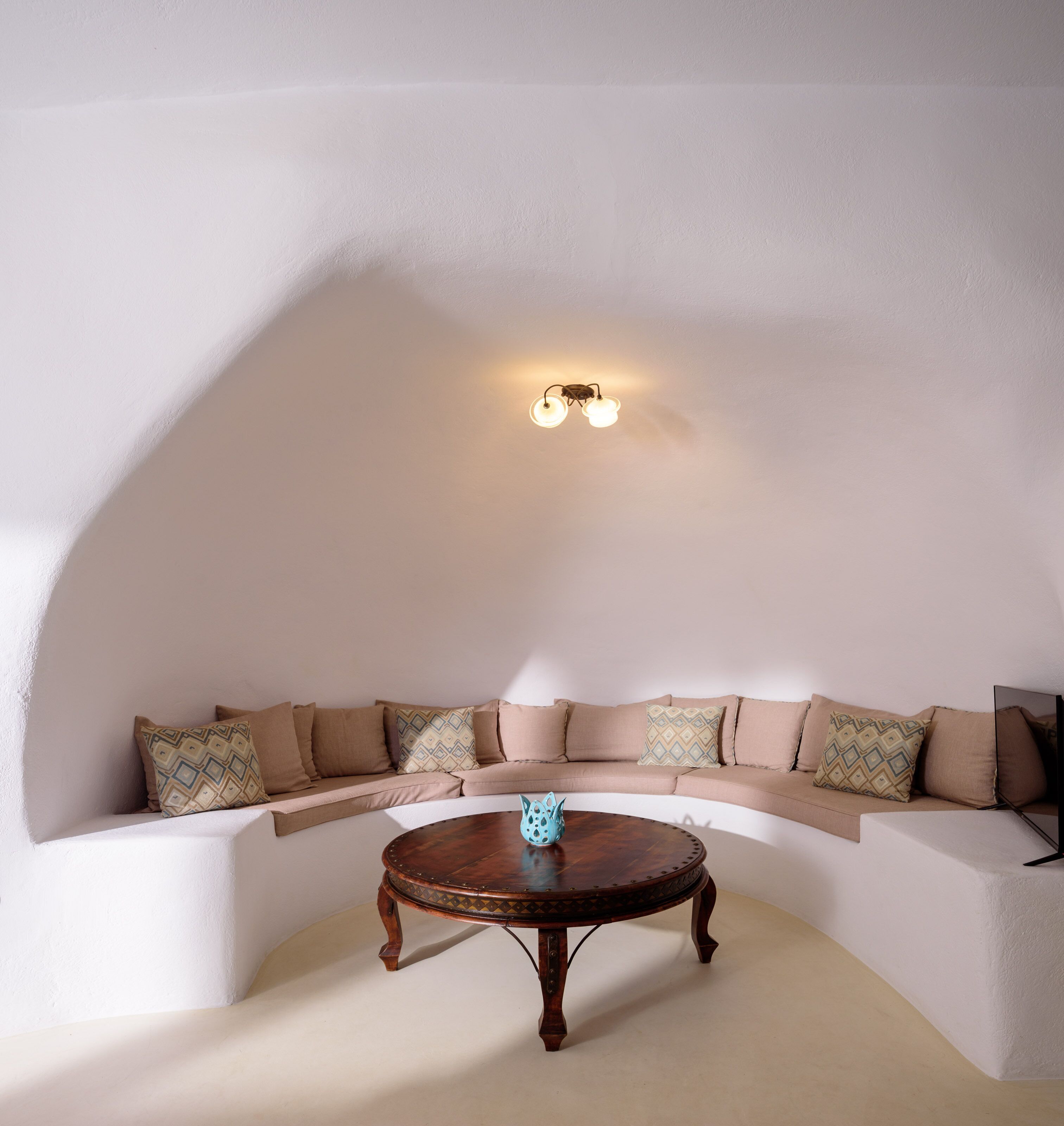 apartment (outdoor hot tub) | living area | plasma tv