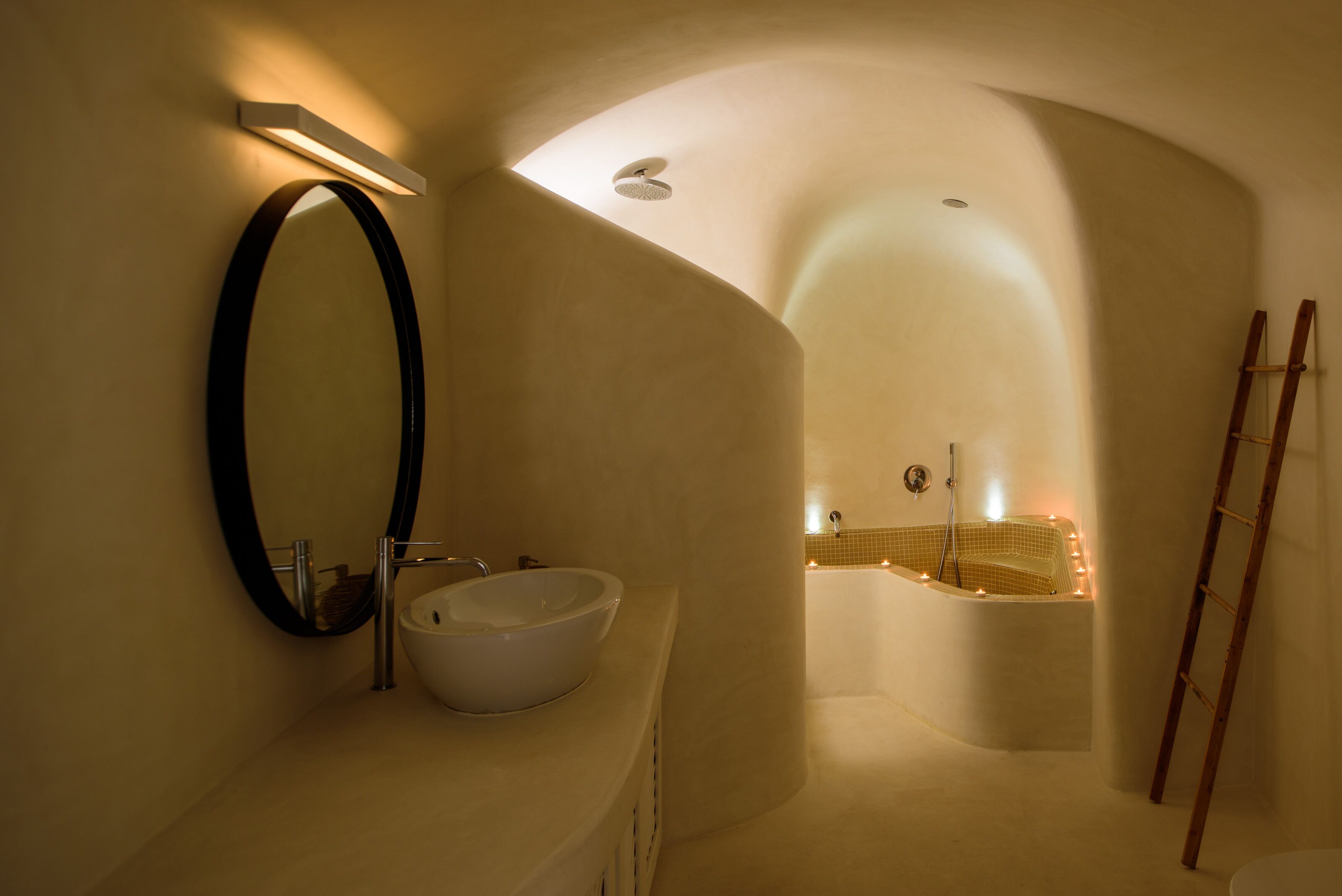 deluxe apartment (outdoor hot tub) | bathroom | free toiletries, hair dryer, bathrobes, slippers