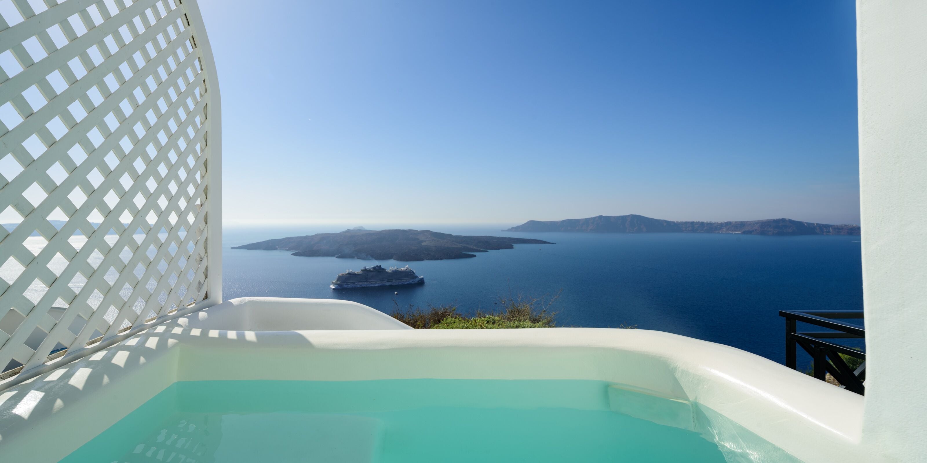 apartment (outdoor hot tub) | terrace/patio