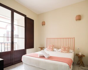 Double Room, Ensuite | Select Comfort beds, free WiFi - JOY Plaza de Armas (Seville)