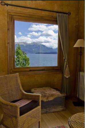 小型套房 | 埃及棉床单、高档床上用品、羽绒被、客房内保险箱