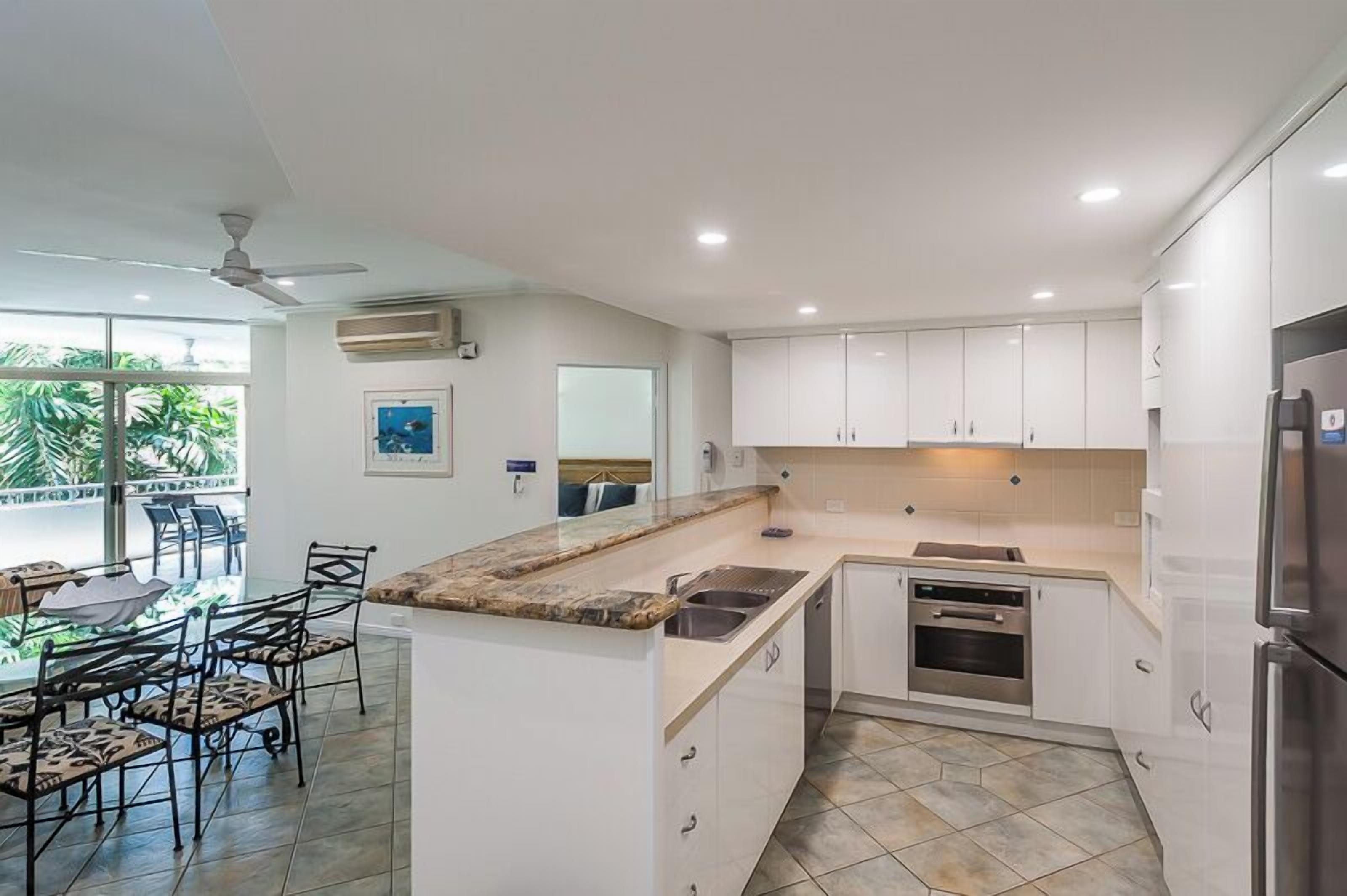 full-sized fridge, microwave, oven, stovetop