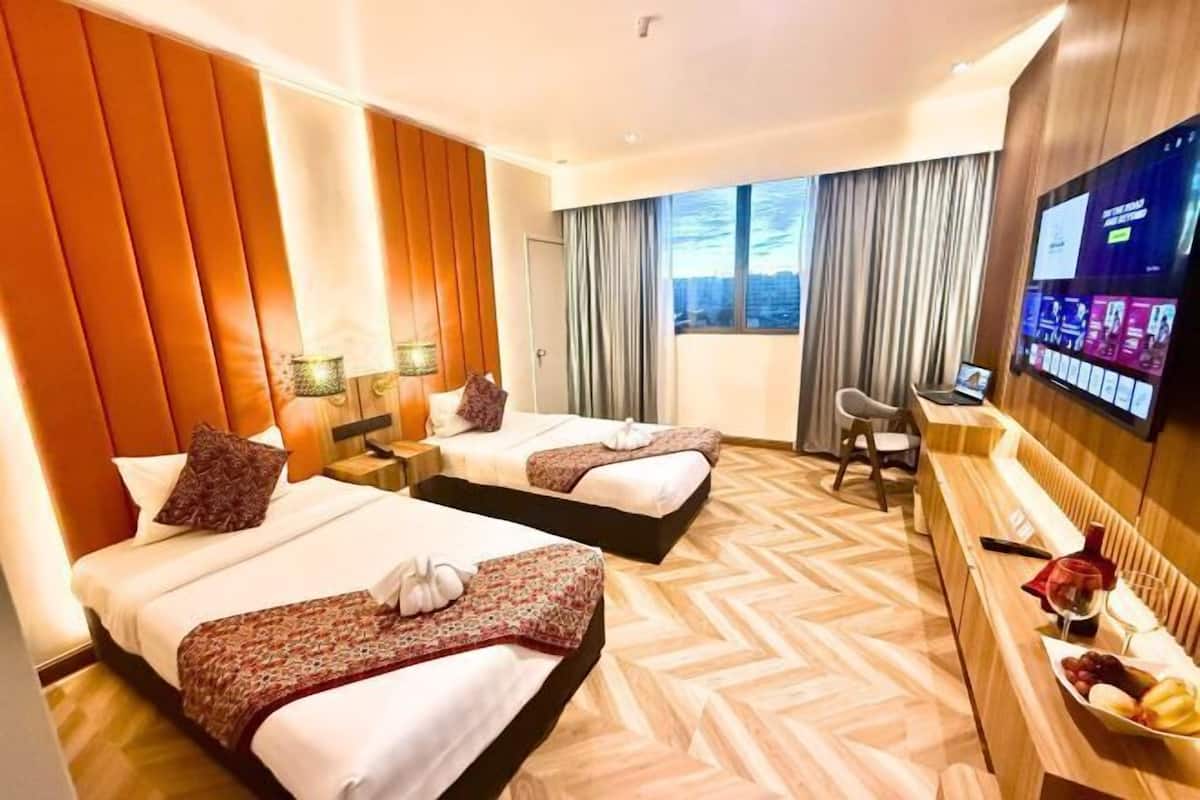 1 Schlafzimmer, Minibar, Schreibtisch, schallisolierte Zimmer