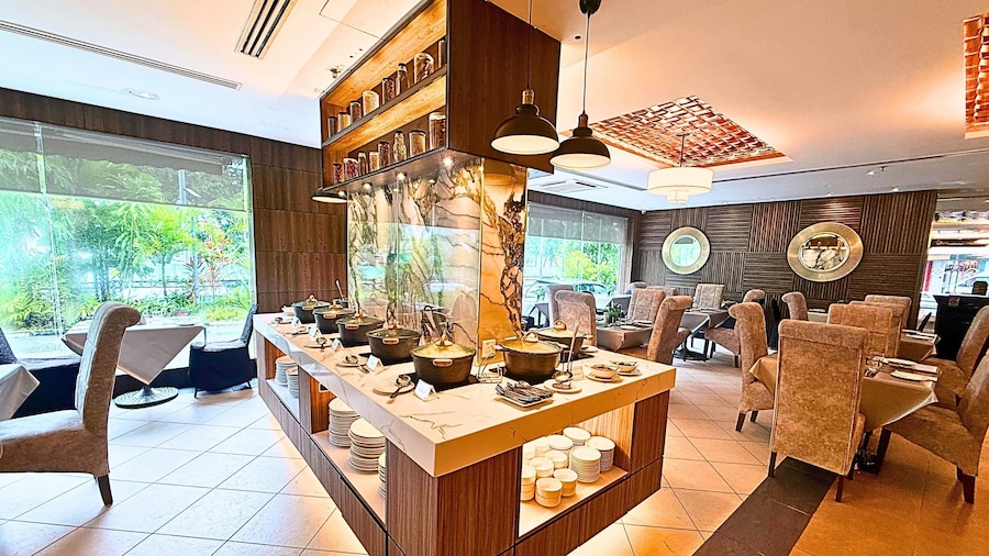 Howard Johnson by Wyndham Kota Kinabalu City Centre