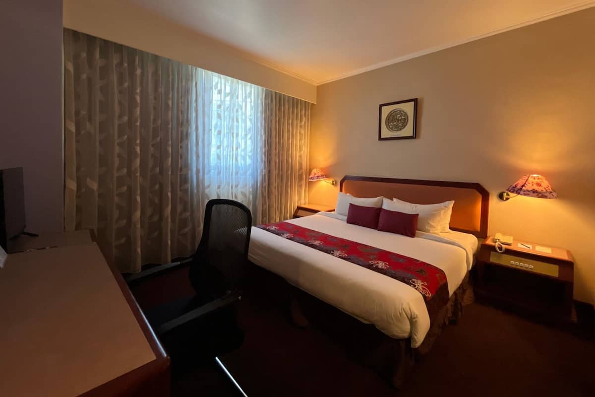 1 Schlafzimmer, Minibar, Schreibtisch, schallisolierte Zimmer