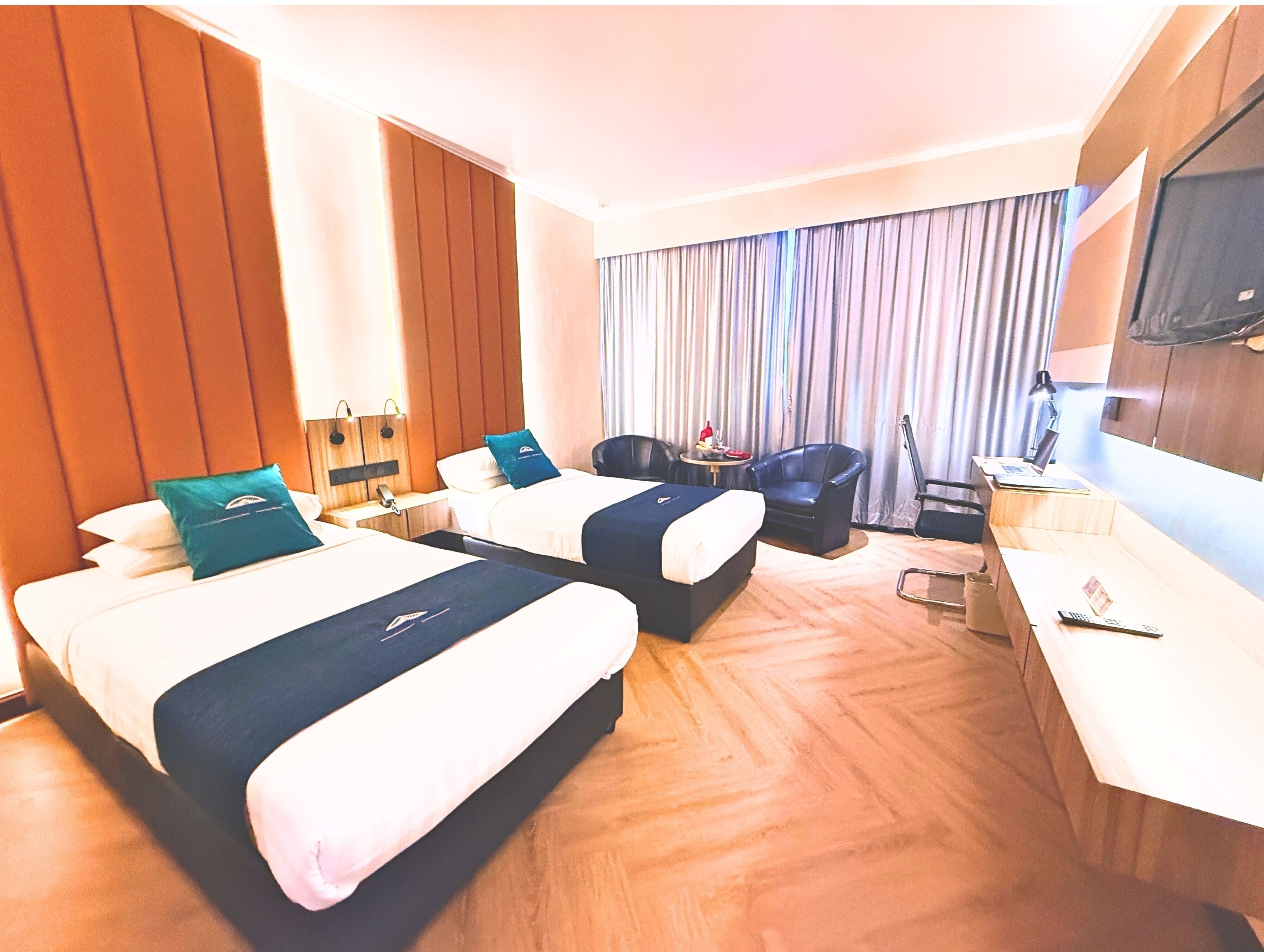 Minibar, desk, soundproofing, iron/ironing board