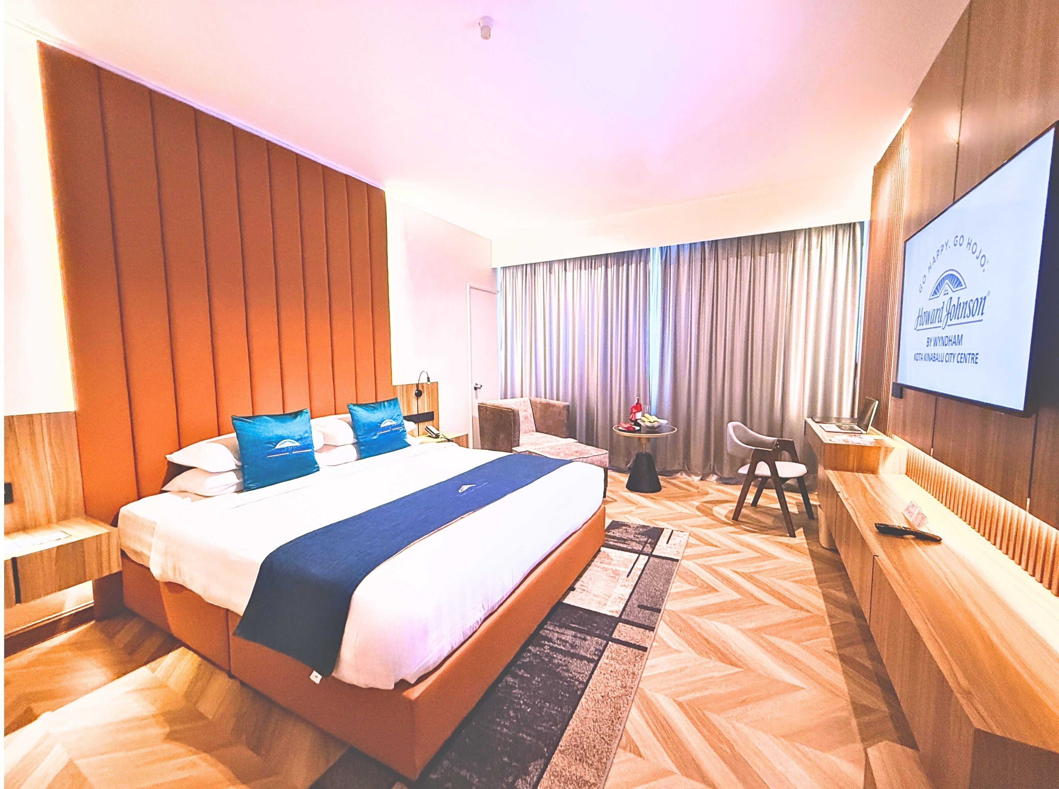 Minibar, desk, soundproofing, iron/ironing board