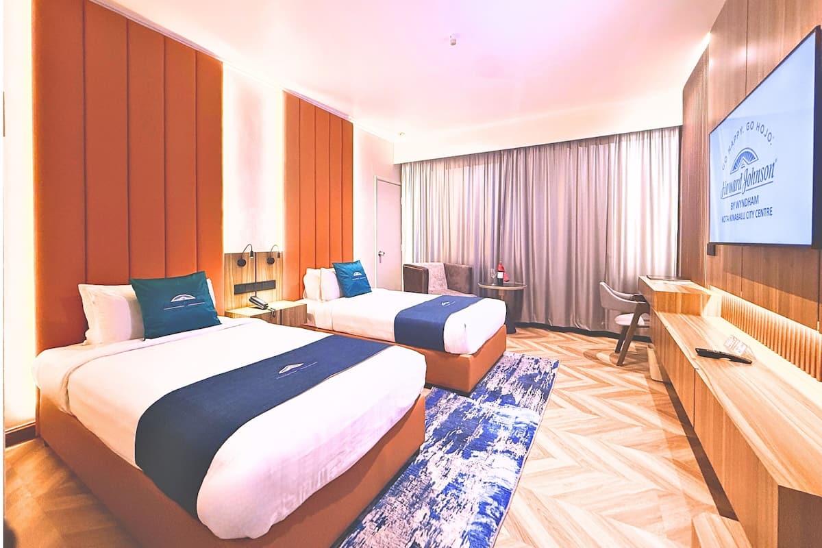 Minibar, desk, soundproofing, iron/ironing board