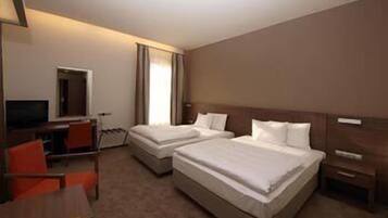 Minibar, in-room safe, desk, iron/ironing board