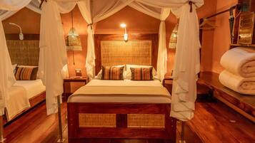 Premium Double Room | In-room safe, desk, bed sheets