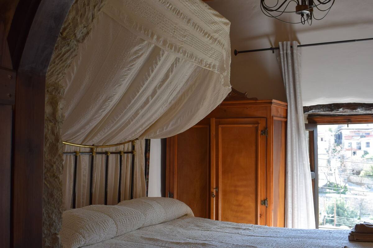 أغطية فراش متميزة وواي فاي مجانًا وبديكور ات فريدة لكل غرفة
