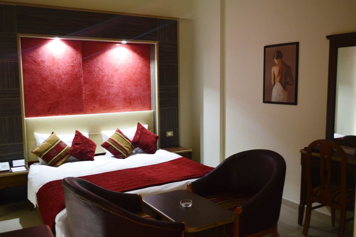 Coffres-forts dans les chambres, bureau, fer et planche Ă repasser