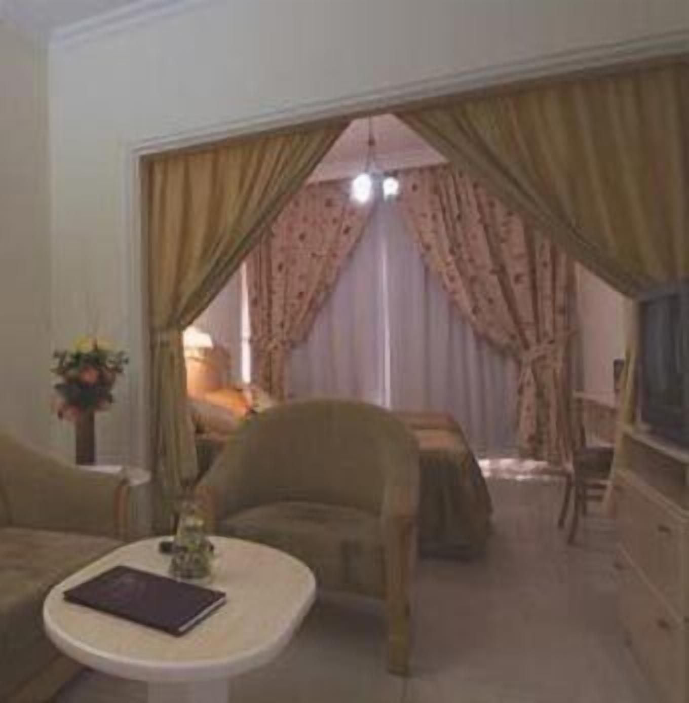 위성 채널 시청이 가능한 32인치 LCD TV, TV, DVD 플레이어