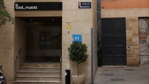 Property entrance - Hotel Bcool Murcia (Murcia)