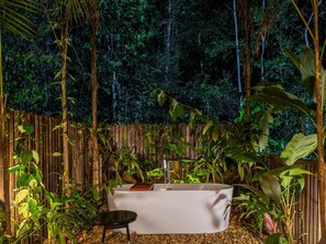 Deluxe Double Room | Terrace/patio - Refugio Amazonas (Tambopata)