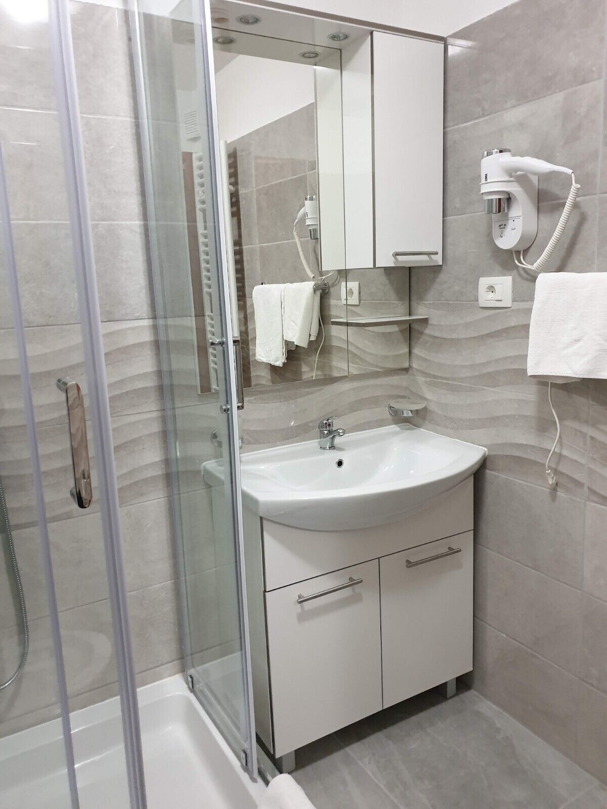 double or twin room | bathroom | free toiletries, hair dryer, slippers, bidet