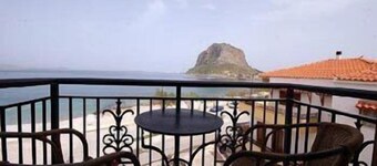 普拉玛塔里斯酒店