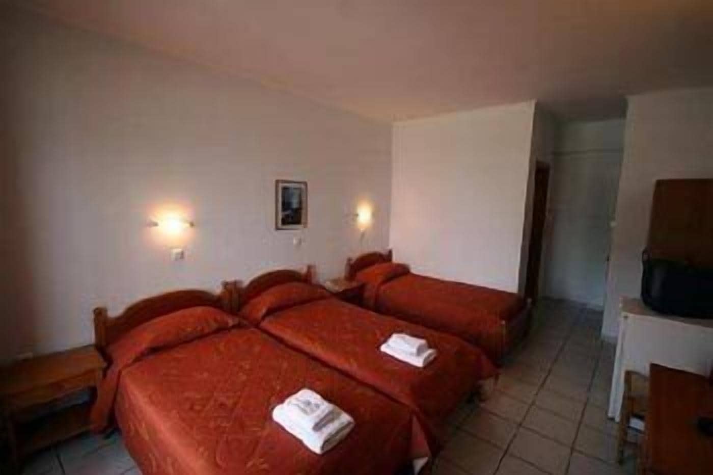 standard triple room | egyptian cotton sheets, pillow-top beds, iron/ironing board