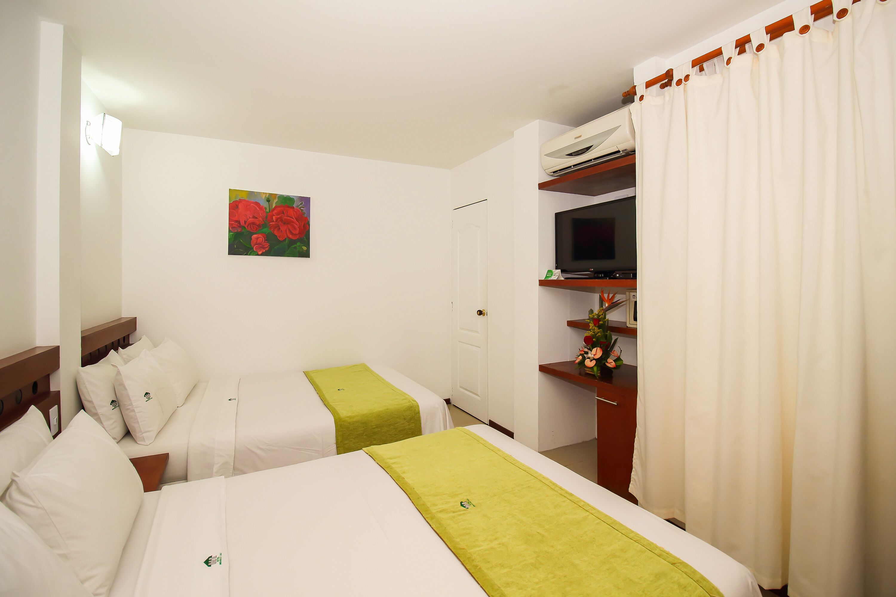 Foto - Hotel Imbanaco