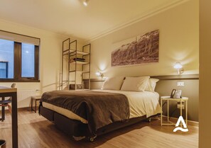 Comfort Double Room, Accessible | Premium bedding, pillowtop beds, minibar, in-room safe