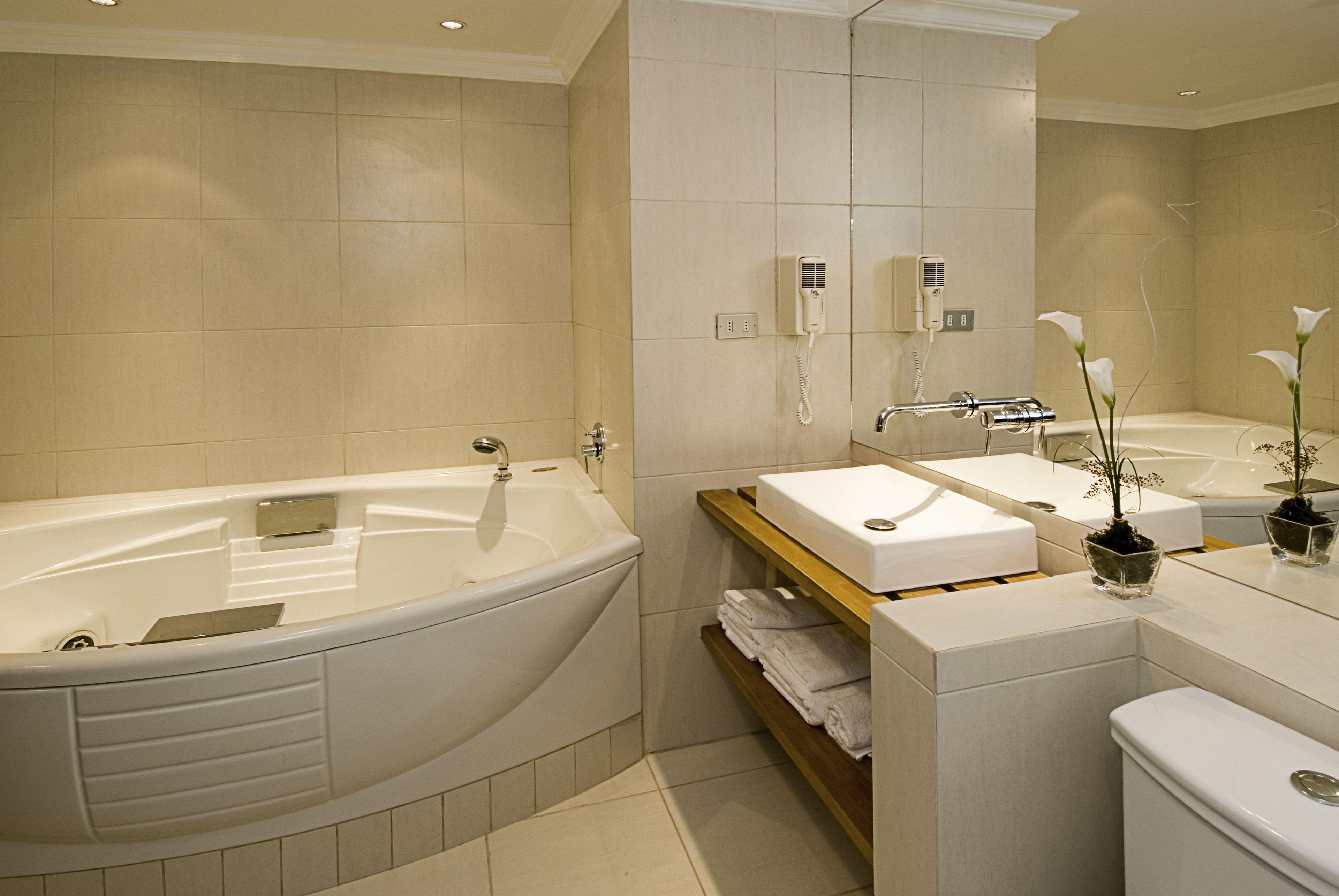 junior suite | 1 bedroom, premium bedding, pillow-top beds, minibar