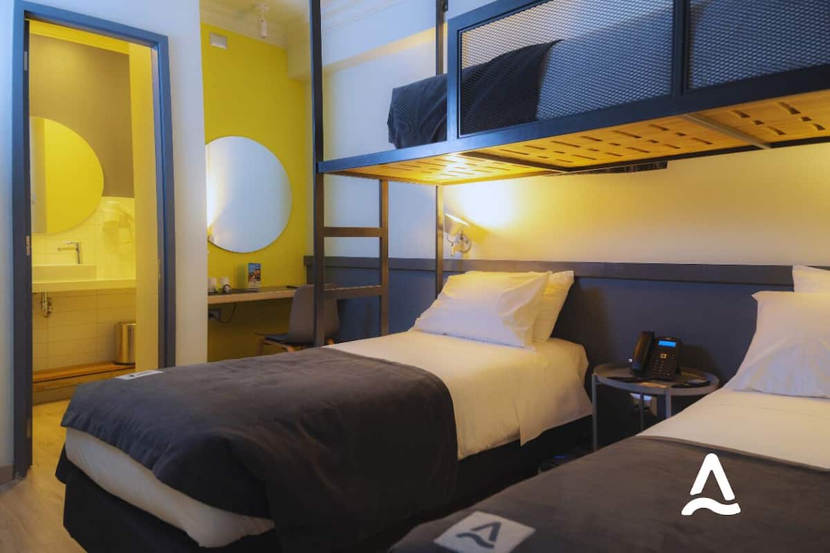 Almaexpress Triple | Premium bedding, pillowtop beds, minibar, in-room safe