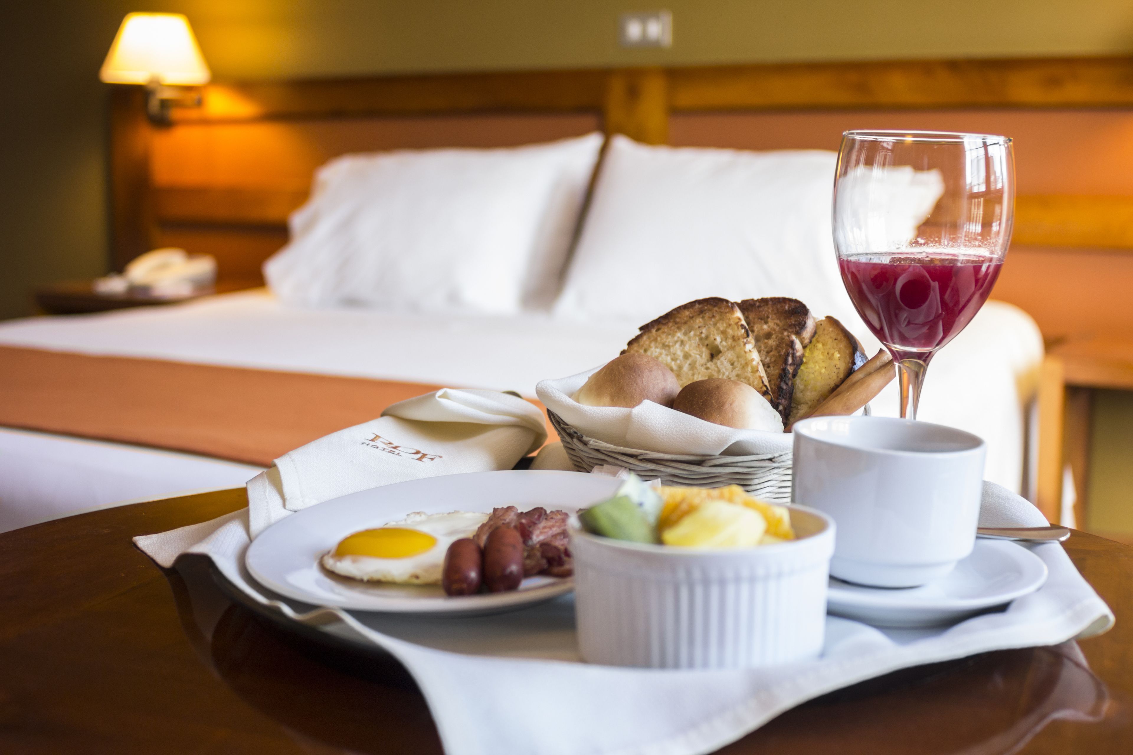 junior suite | 1 bedroom, premium bedding, pillow-top beds, minibar