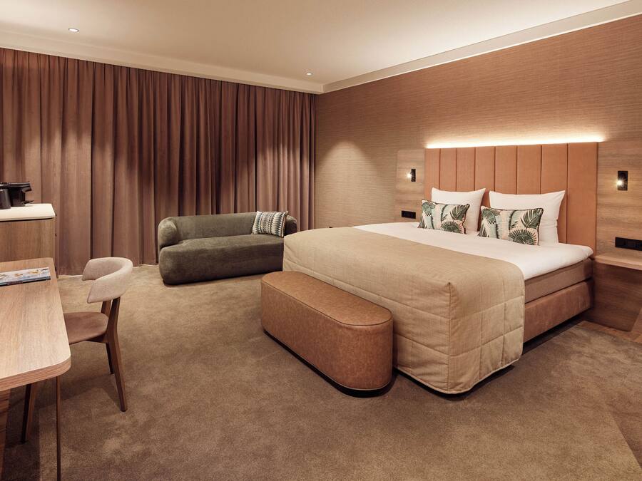 Minibar, in-room safe, individually furnished, desk