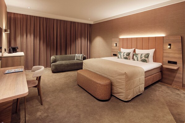 Minibar, in-room safe, individually furnished, desk