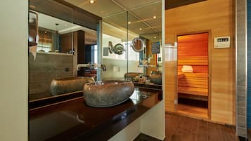 Wellness Blue Suite | Bathroom | Free toiletries, hair dryer, towels, soap